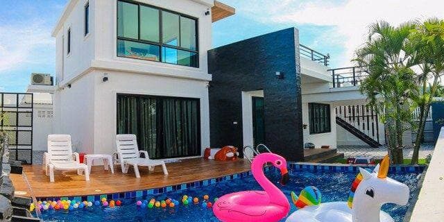 Pool Villa and urban lifestyle